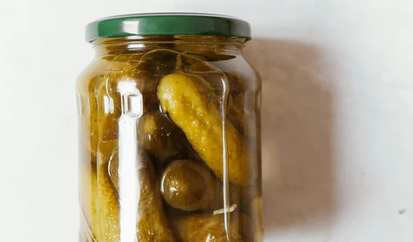 Αγγουράκι τουρσί: Μην πετάς το ζουμί του - Φτιάξτε αυτό το κρεμώδες ντιπ με ακόμα 1 υλικό!