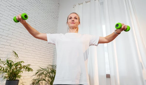 Χάνεις μυϊκή μάζα μετά τα 40; 6 συνήθειες που θα σε βοηθήσουν να τη διατηρήσεις