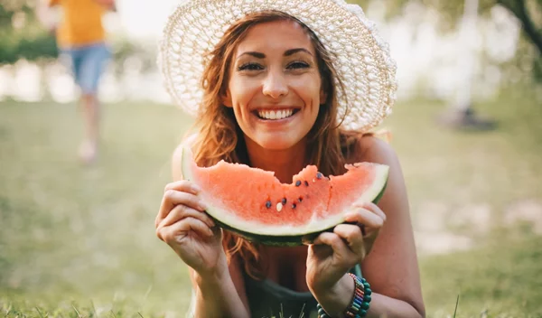 Επηρεάζει η διατροφή σου το πώς γερνάς;