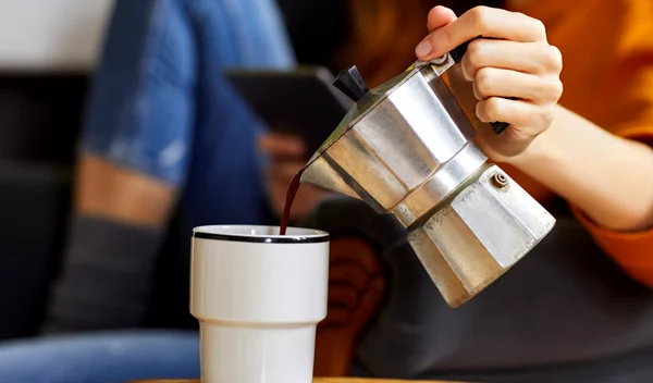 Καφές με άδειο στομάχι: 7 ενδεχόμενες συνέπειες