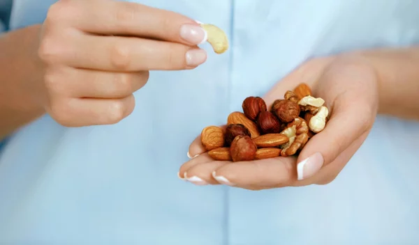 Μετά τα 40: Ποιο είδος πρωτεΐνης να προτιμήσεις για υγιές σώμα;