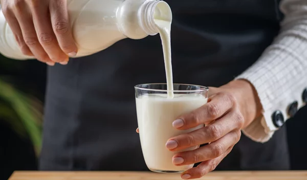 Γιαούρτι vs. κεφίρ: Ποιο είναι το καλύτερο superfood για εσένα;