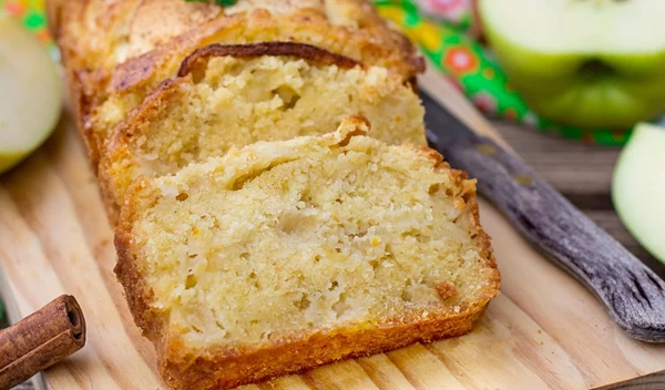 Υγιεινό κέικ μήλου χωρίς ζάχαρη