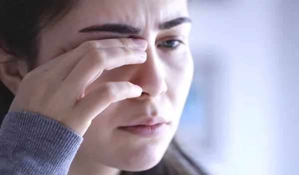 Πρησμένα μάτια: 7 σοβαρές αιτίες - Πώς θα τα καταπραΰνεις;