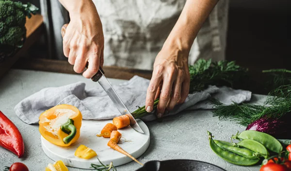 Αν τρώμε φρούτα και λαχανικά θα έχουμε υγιή καρδιά; Νέα ανατρεπτική έρευνα απαντά