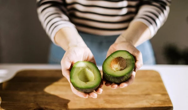 Πέντε τροφές που ρίχνουν τη χοληστερίνη