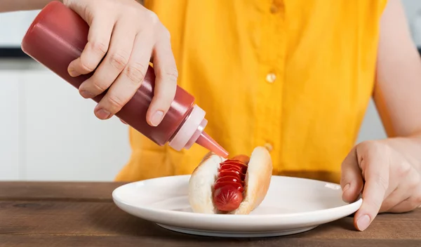 Φτιάξε σπιτική κέτσαπ με ελάχιστα υλικά - και δε θα ξαναπάρεις από το σούπερ μάρκετ