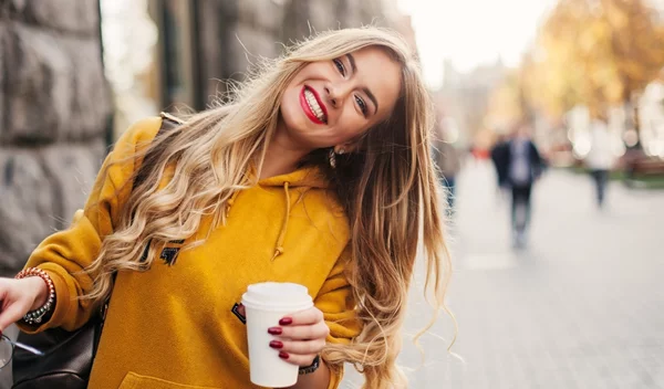 5 μυστικά για να διατηρήσεις υγιή τα πλατινένια, ξανθά σου μαλλιά