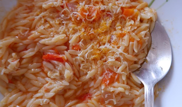 Εύκολο κριθαράκι για ένα (πολύ) γρήγορο βραδινό τον χειμώνα