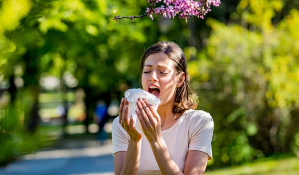 "Υποαλλεργική" διατροφή: 5 τροφές για να αντιμετωπίσεις τις αλλεργίες της άνοιξης