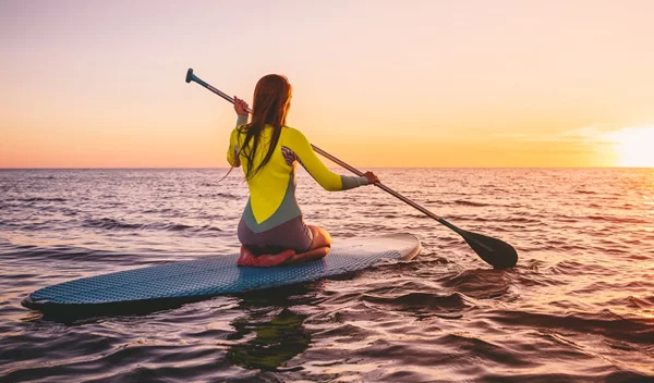 Μήπως φταις εσύ για τον πόνο στη μέση σου; 8 καλοκαιρινές παγίδες