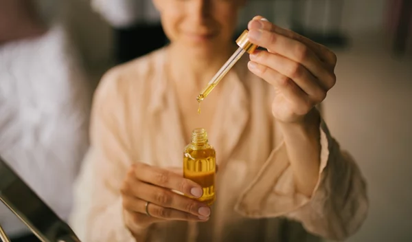 3 έλαια προσώπου που χαρίζουν εφέ botox