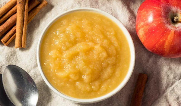 Σπιτική πουτίγκα μήλου με σιμιγδάλι - Απλή και γευστική συνταγή