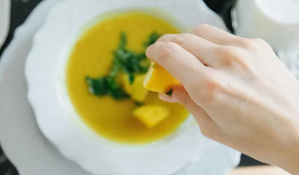 Ξέχνα τον κλασικό τρόπο που φτιάχνεις τις σούπες - Η νέα μέθοδος θα σε ξετρελάνει!