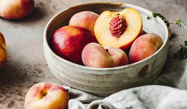 Νεκταρίνια: Ένα καλοκαιρινό φρούτο πλούσιο σε θρεπτικά συστατικά