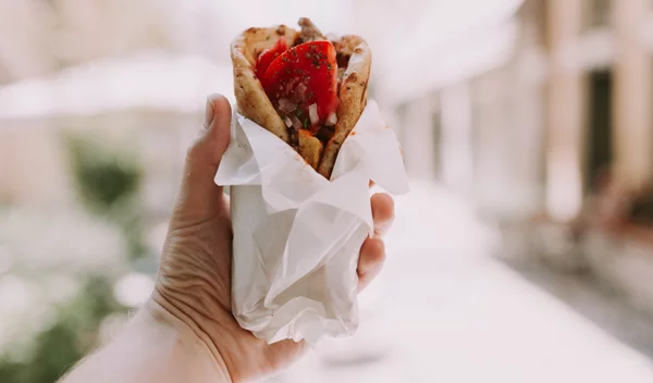 Αλάδωτη πίτα, κουλούρι Θεσσαλονίκης και έτοιμες σούπες: Είναι τελικά υγιεινές επιλογές;