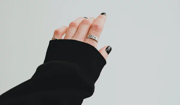 H κορυφαία τάση στο σχήμα νυχιών για το φετινό φθινόπωρο