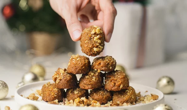 Μελομακάρονα με στέβια: Είναι πιο υγιεινά ή είναι μύθος - τι λέει ο διατροφολόγος