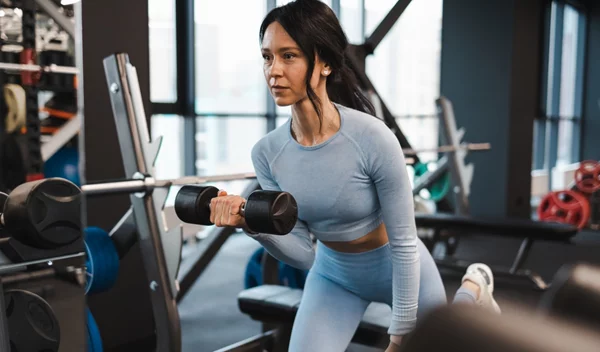 Έχεις μόνο 20' στη διάθεσή σου; Κάνε αυτή τη προπόνηση με αλτήρες