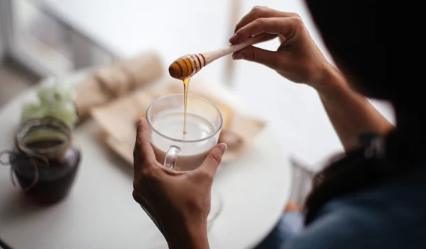 Πειράζει αν ζαχαρώσει το μέλι και ποια είναι τα βασικά του συστατικά;
