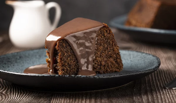 Αυτή είναι η σοκολατόπιτα που πρέπει να δοκιμάσεις - Μόνο με 4 υλικά και χωρίς ζάχαρη