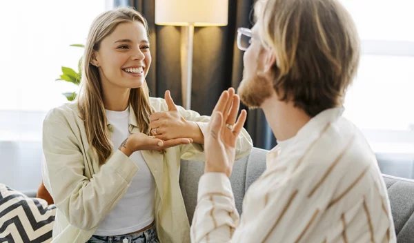 Τι σημαίνει εάν ξεχνάς το όνομα του συνομιλητή σου;