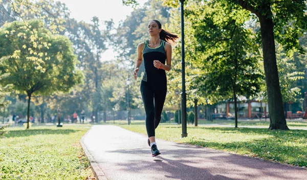 10 τρόποι να επιταχύνεις την απώλεια βάρους με γρήγορο περπάτημα