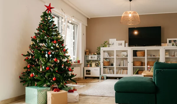 Τρεις λόγοι να στολίσεις από τώρα χριστουγεννιάτικο δέντρο