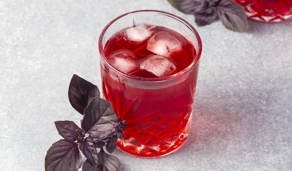 Δοκίμασε το "botox της φύσης" - Το ρόφημα με 2 υλικά που υπόσχεται λαμπερό δέρμα