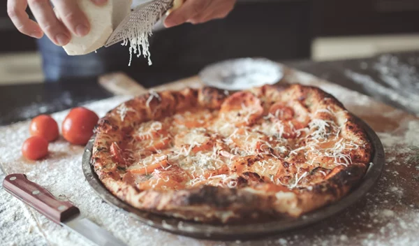Πώς θα φτιάξεις την τέλεια πίτσα