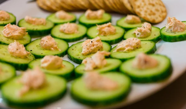 Δέκα ενυδατικά σνακ για να νικήσεις τη ζέστη