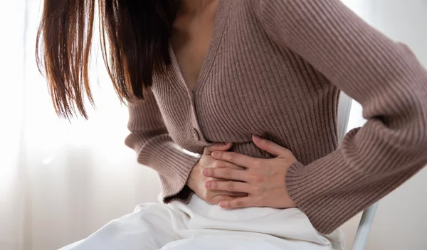 Τροφές που επηρεάζουν το έντερο: 2 κατηγορίες που πρέπει να βγάλεις από τη διατροφή σου