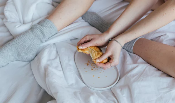 Πώς θα επανέλθω μετά από ένα σαββατοκύριακο συναισθηματικού φαγητού;