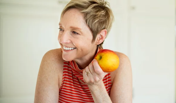 Η διατροφή σου στην εμμηνόπαυση: Πώς να τρέφεσαι σωστά για μια υγιή καθημερινότητα