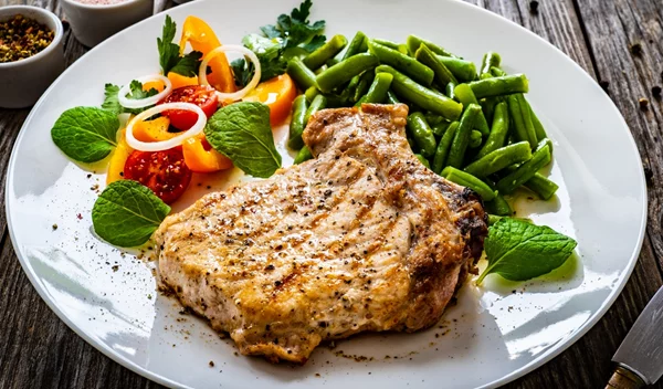 Ψητό κοτόπουλο, χοιρινή μπριζόλα, μπιφτέκι: Ένα crash test στα πιο δημοφιλή κρέατα