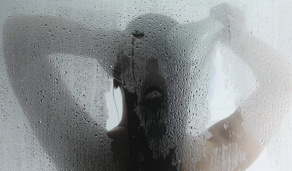 Μετά την άσκηση: Zεστό ή κρύο νερό για καλύτερη μυϊκή αποκατάσταση;