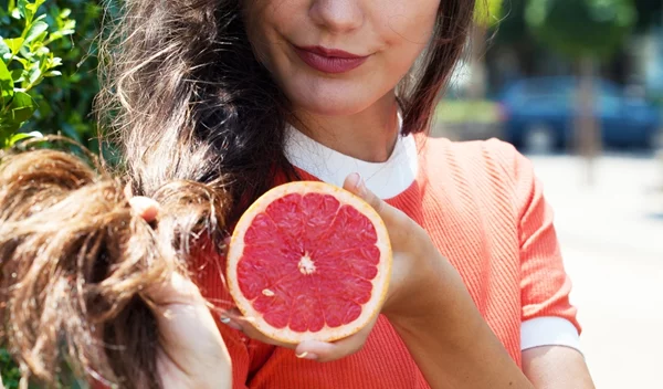 Η διατροφή για λαμπερά μαλλιά, γερά νύχια και υγιές δέρμα