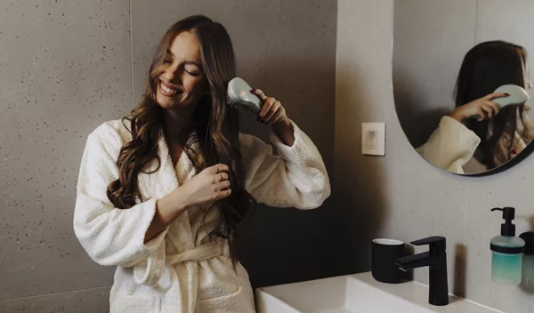 Γιατί κάποια μαλλιά και νύχια μεγαλώνουν πιο γρήγορα από τα δικά μας; - και πώς να το αλλάξεις!