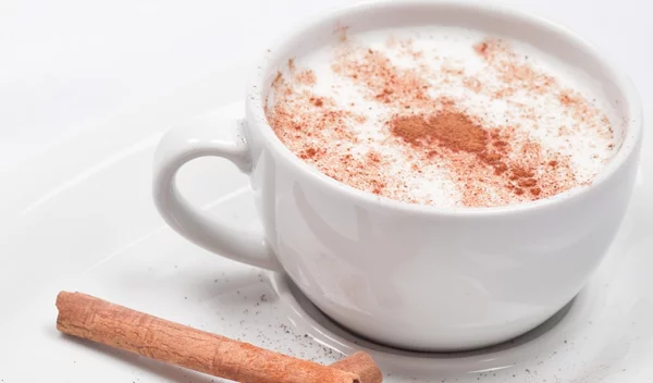 Το ιδανικό ρόφημα για το κρύο: Σαλέπι με μπαχαρικά και μέλι για απόλυτη χαλάρωση!