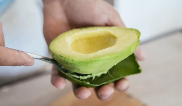 Λάμψη από μέσα: Η κατάλληλη διατροφή για λαμπερό δέρμα