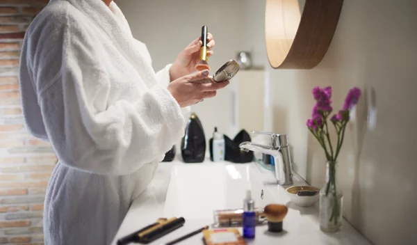 5 beauty ατοπήματα που καταστρέφουν τις γιορτινές εμφανίσεις σας