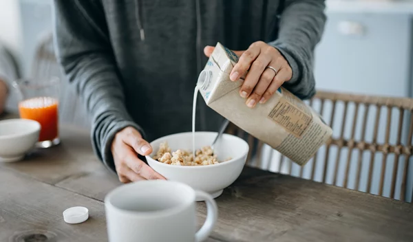 Οι εναλλακτικές λύσεις γάλακτος δεν είναι πάντα υγιεινές, προειδοποιούν οι επιστήμονες - δες γιατί