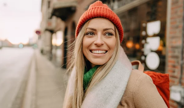 3 skincare tips που θα "κλέψουμε" από τις Σκανδιναβές για επιδερμίδα που δείχνει νεότερη