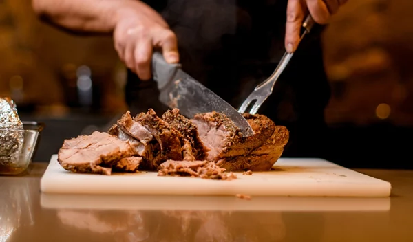 Η Δρ. Μαρία Ψωμά μας λέει ότι μπορούμε να φάμε όσο κρέας θέλουμε την Τσικνοπέμπτη!