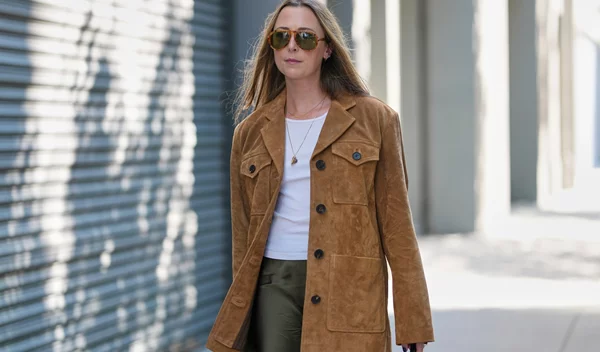 Λεκές στο suede; Πώς πρέπει να φροντίζεις τα suede items της γκαρνταρόμπας σου