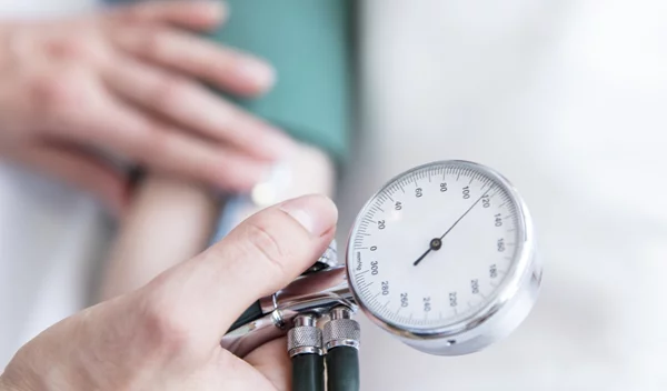 Αρτηριακή πίεση: Το κοινό λάθος που μπορεί να οδηγήσει σε λανθασμένη διάγνωση