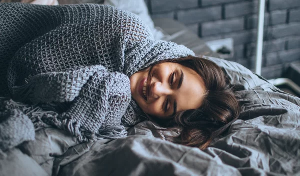 Πρόβλημα ύπνου: Μπορεί η τελευταία (και παράξενη) τάση του TikTok να σε βοηθήσει να κοιμηθείς "σαν μωρό";