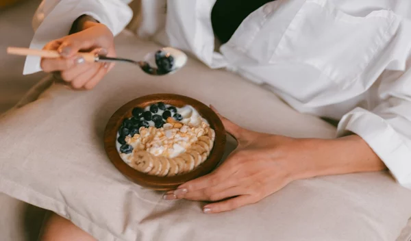 Πεσμένη διάθεση; 5 τροφές πολύ σημαντικές για τη βελτίωση της ψυχικής υγείας