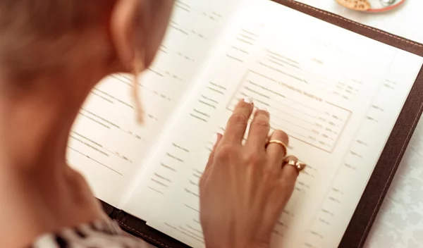 7 δημόσια spots που αποτελούν εστίες μικροβίων και ιών