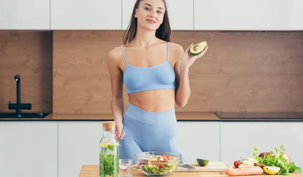 10 τροφές που λειτουργούν ως φυσικό μπότοξ για δέρμα χωρίς ρυτίδες